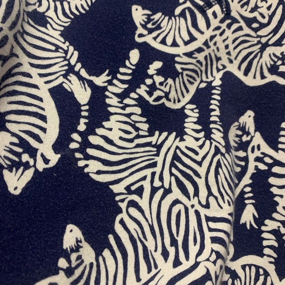 Lilly Pulitzer Kingsley Pullover Size S Blue White I Herd You Zebra - Picture 3 of 4